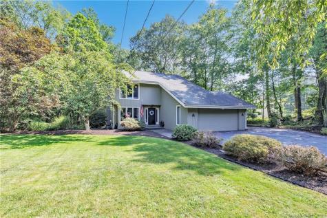 8 Rolling Brook Lane Shelton CT 06484