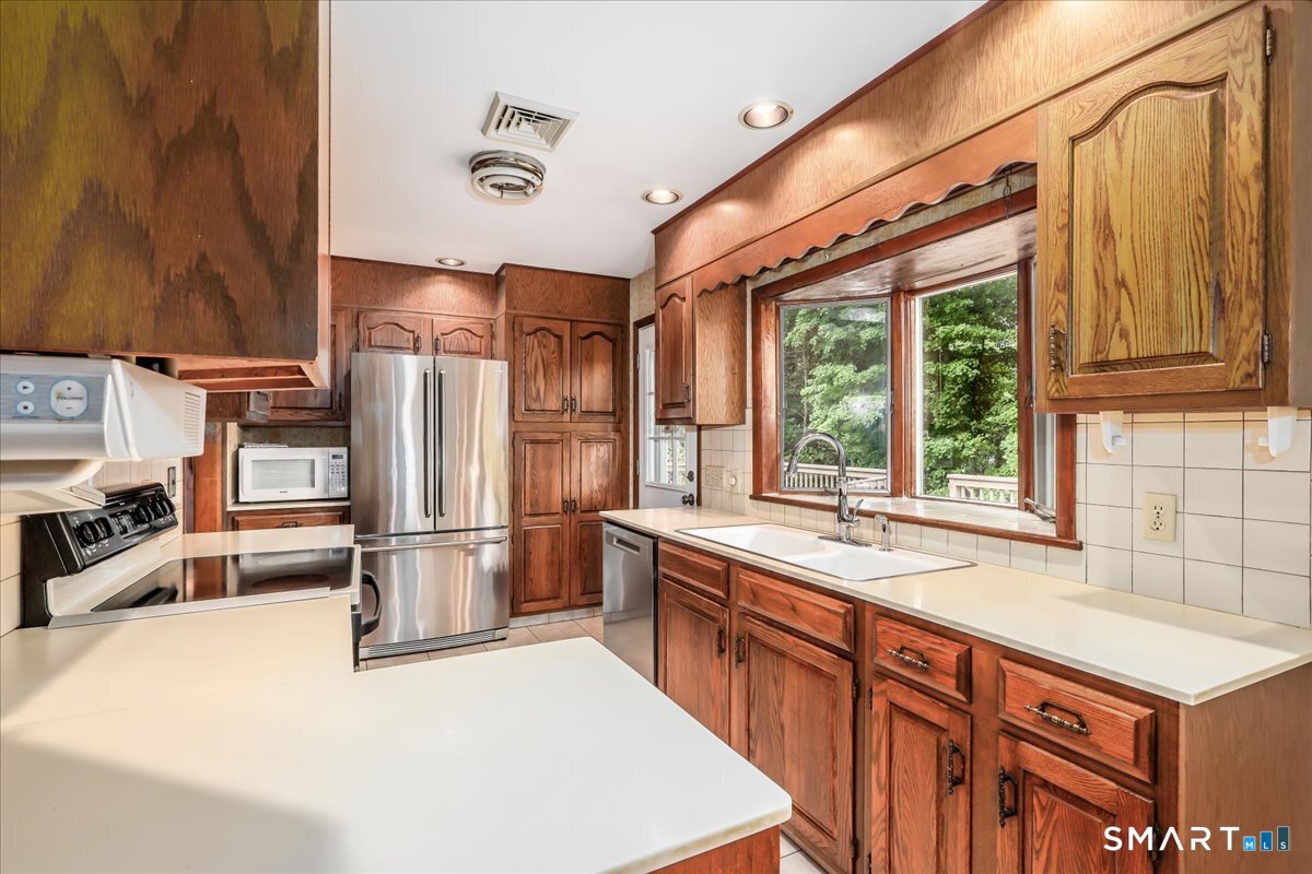 14 Ivy Lane Danbury CT 06811