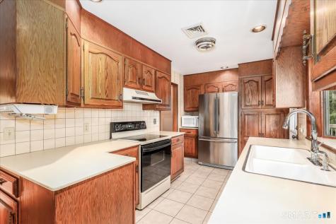 14 Ivy Lane Danbury CT 06811
