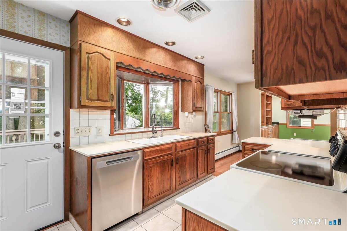 14 Ivy Lane Danbury CT 06811