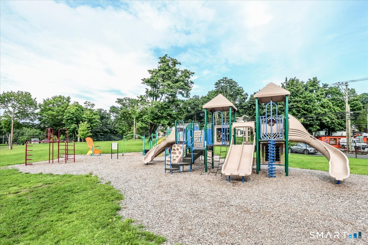 14 Ivy Lane Danbury CT 06811