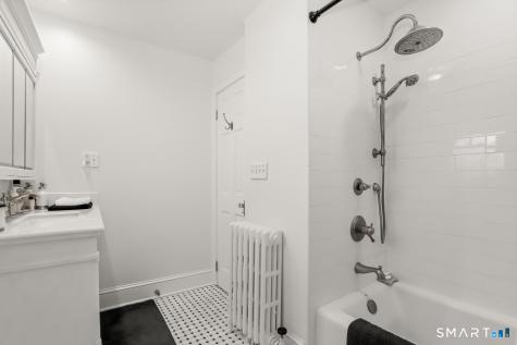 4 Kay Lane Newtown CT 06470