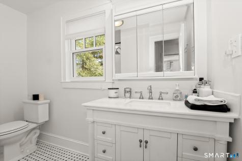 4 Kay Lane Newtown CT 06470