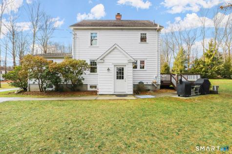 4 Kay Lane Newtown CT 06470