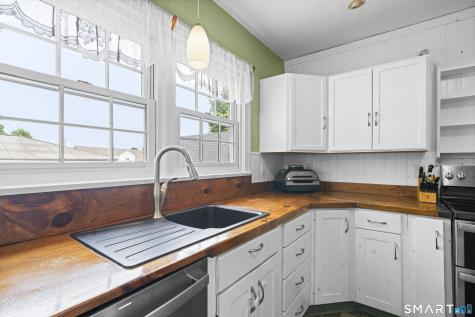 10 Manning Road Windsor Locks CT 06096