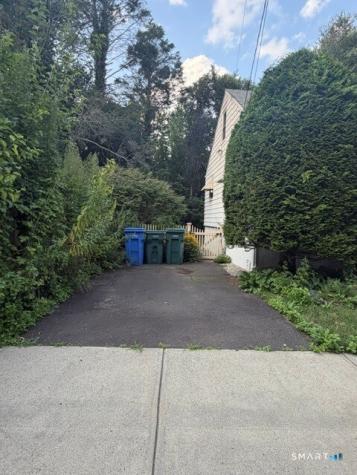 21 Athol Place Hamden CT 06517
