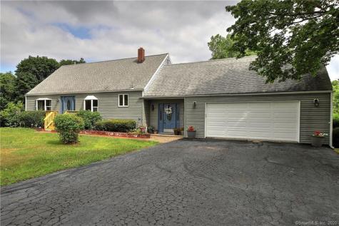 7 Roarke Road North Haven CT 06473