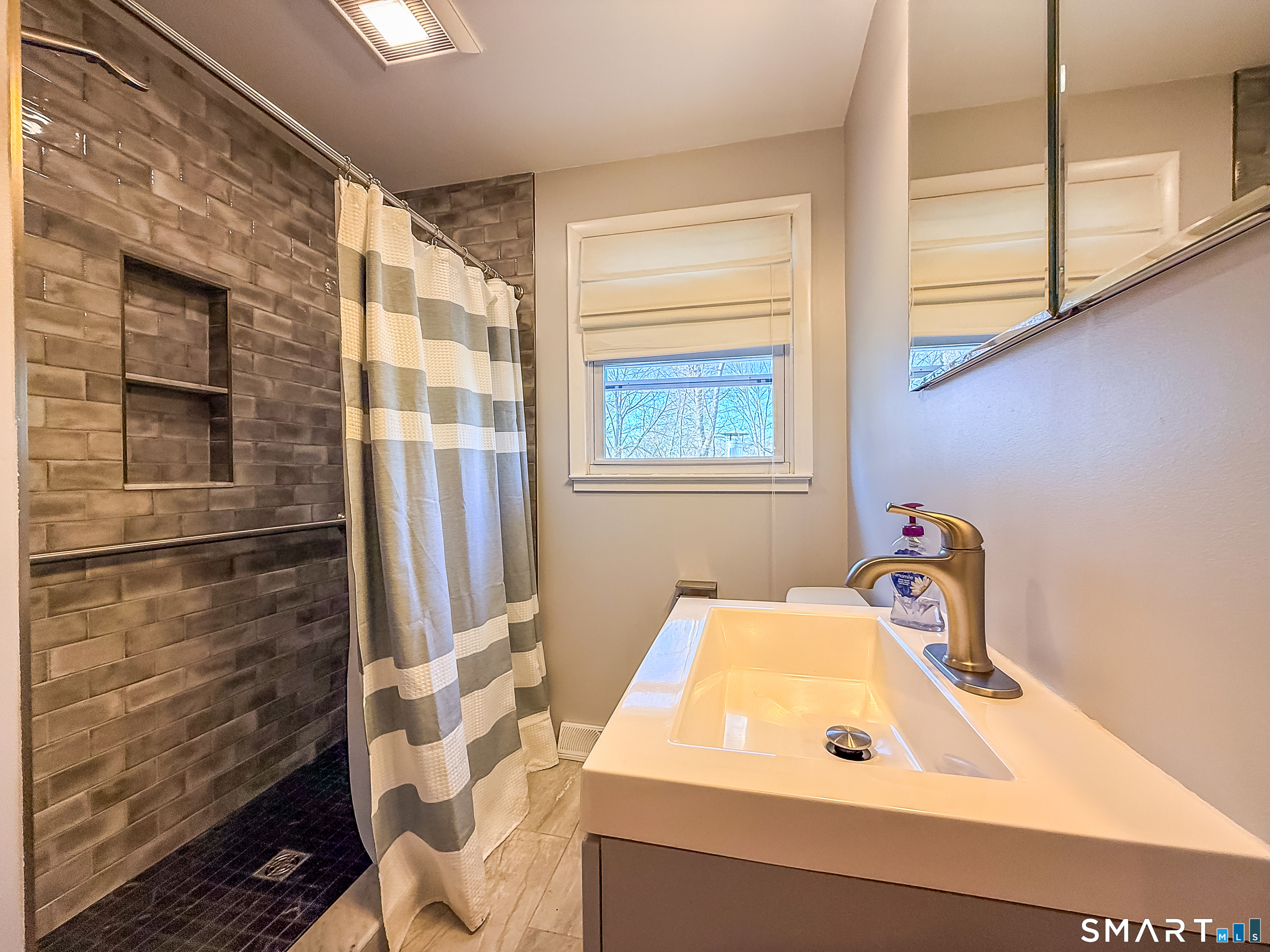 27 Londonderry Drive Wallingford CT 06492