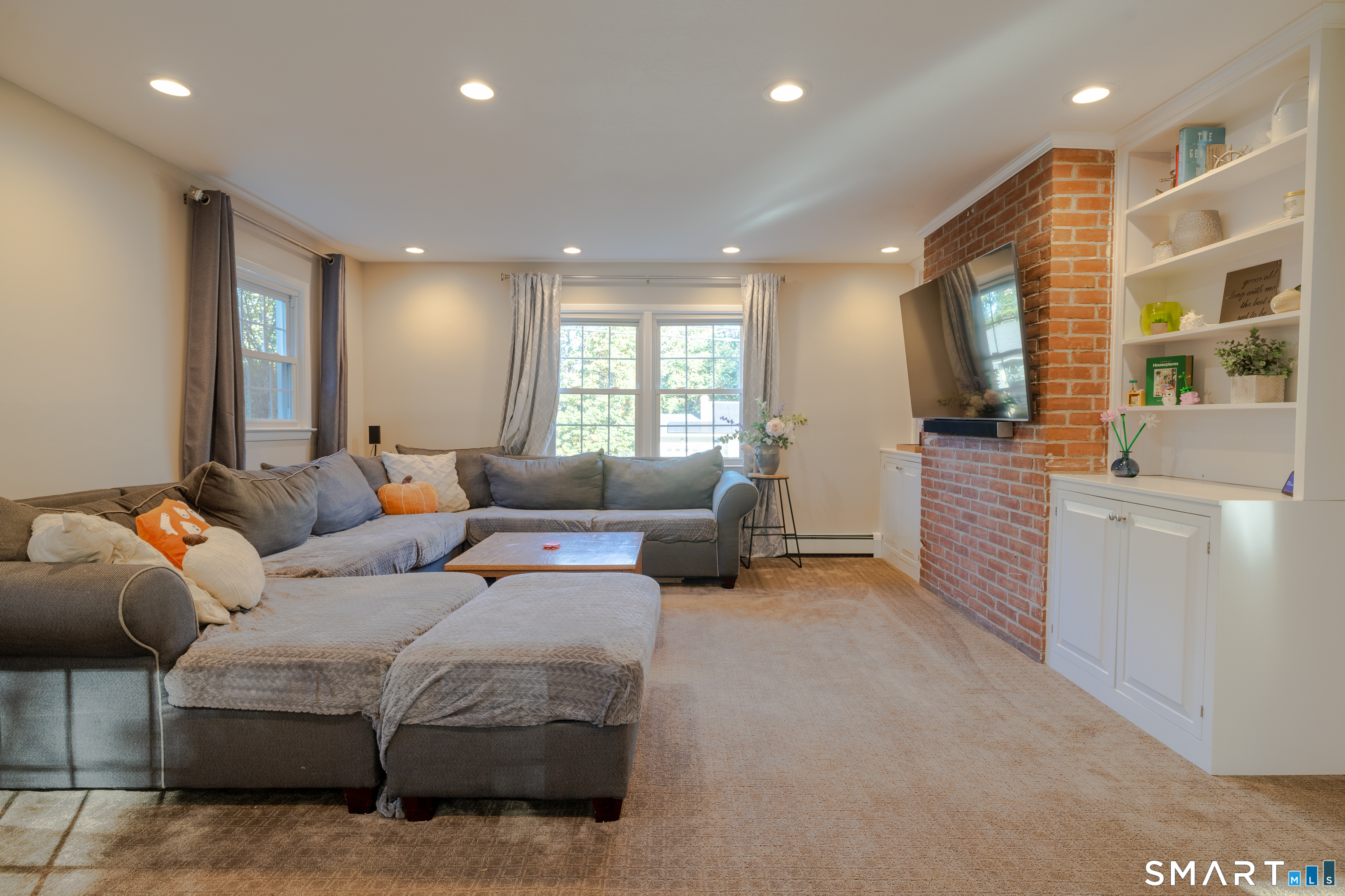 23 Oakwood Drive Ledyard CT 06335