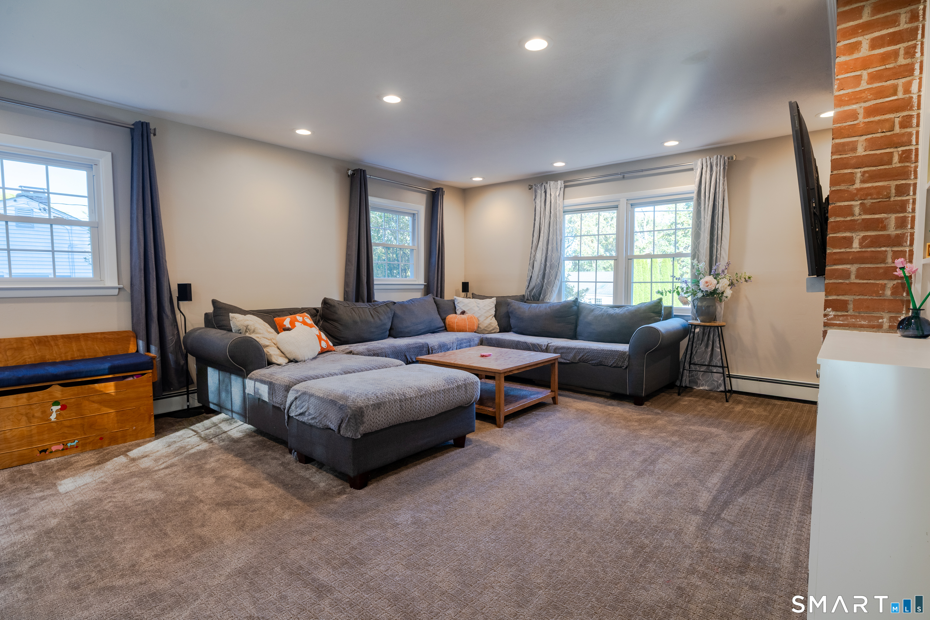 23 Oakwood Drive Ledyard CT 06335