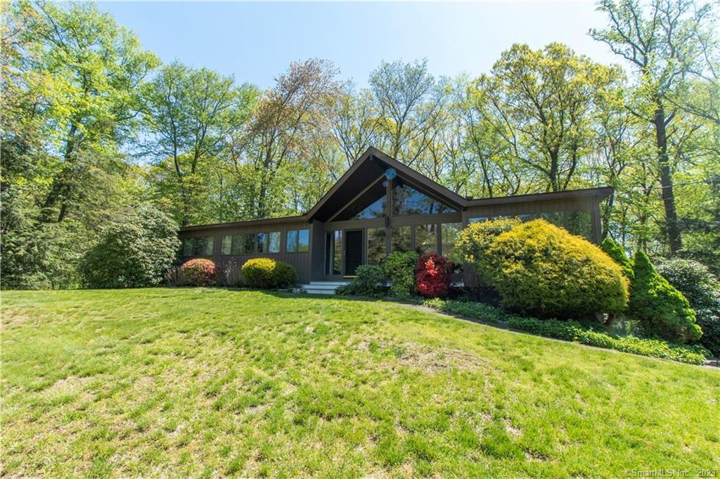 499 Wagon Trail Orange CT 06477