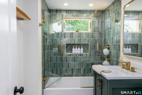 73 Clark Avenue East Haven CT 06512