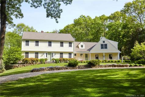 10 Stones Throw Road Easton CT 06612