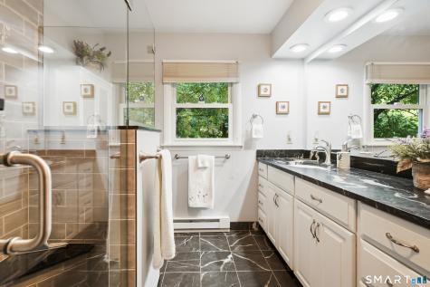 28 Meetinghouse Terrace New Milford CT 06776
