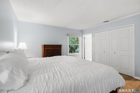 28 Meetinghouse Terrace New Milford CT 06776