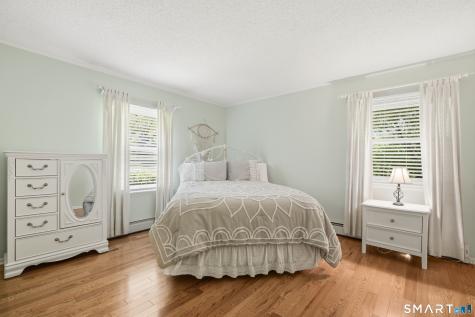 28 Meetinghouse Terrace New Milford CT 06776