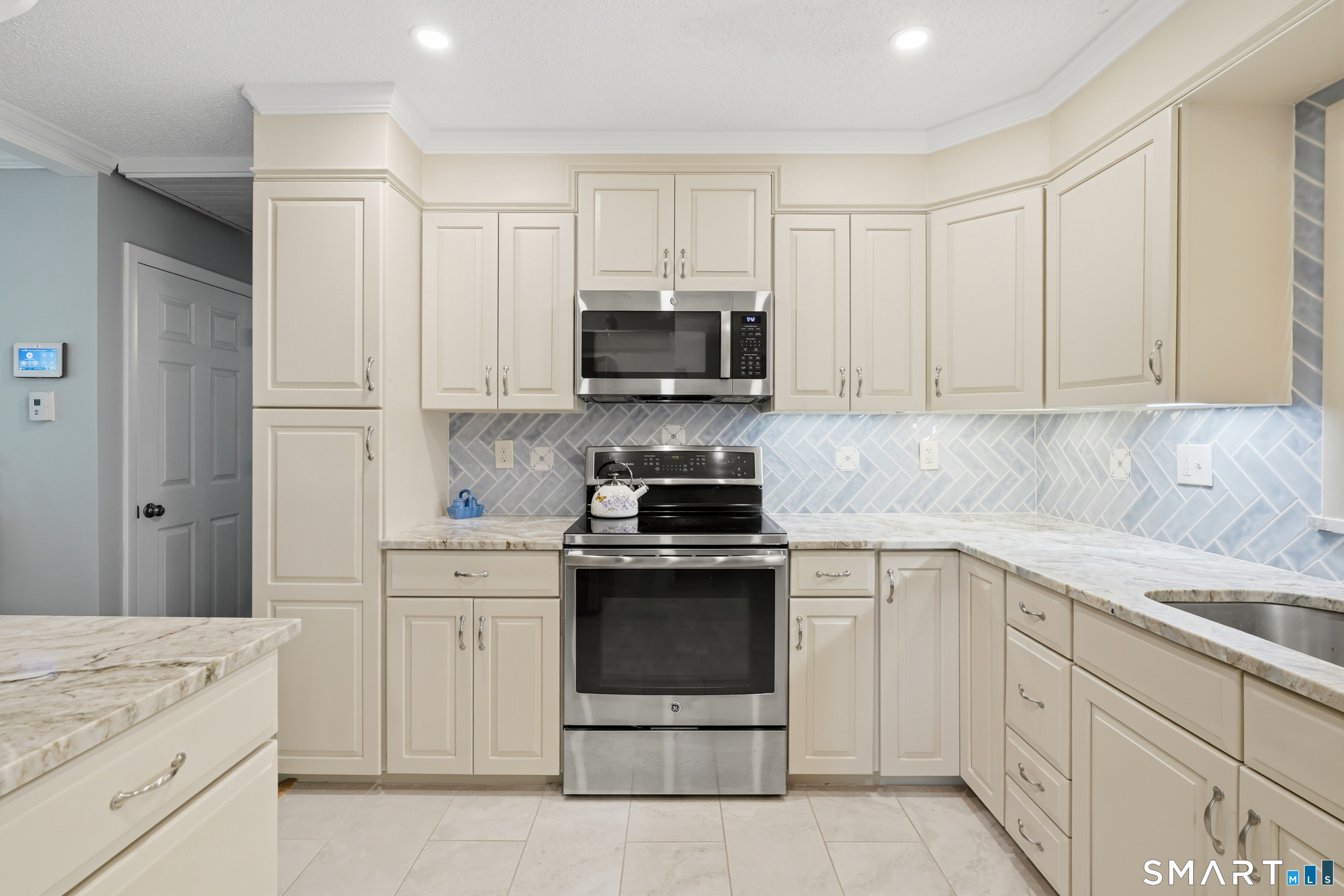 28 Meetinghouse Terrace New Milford CT 06776