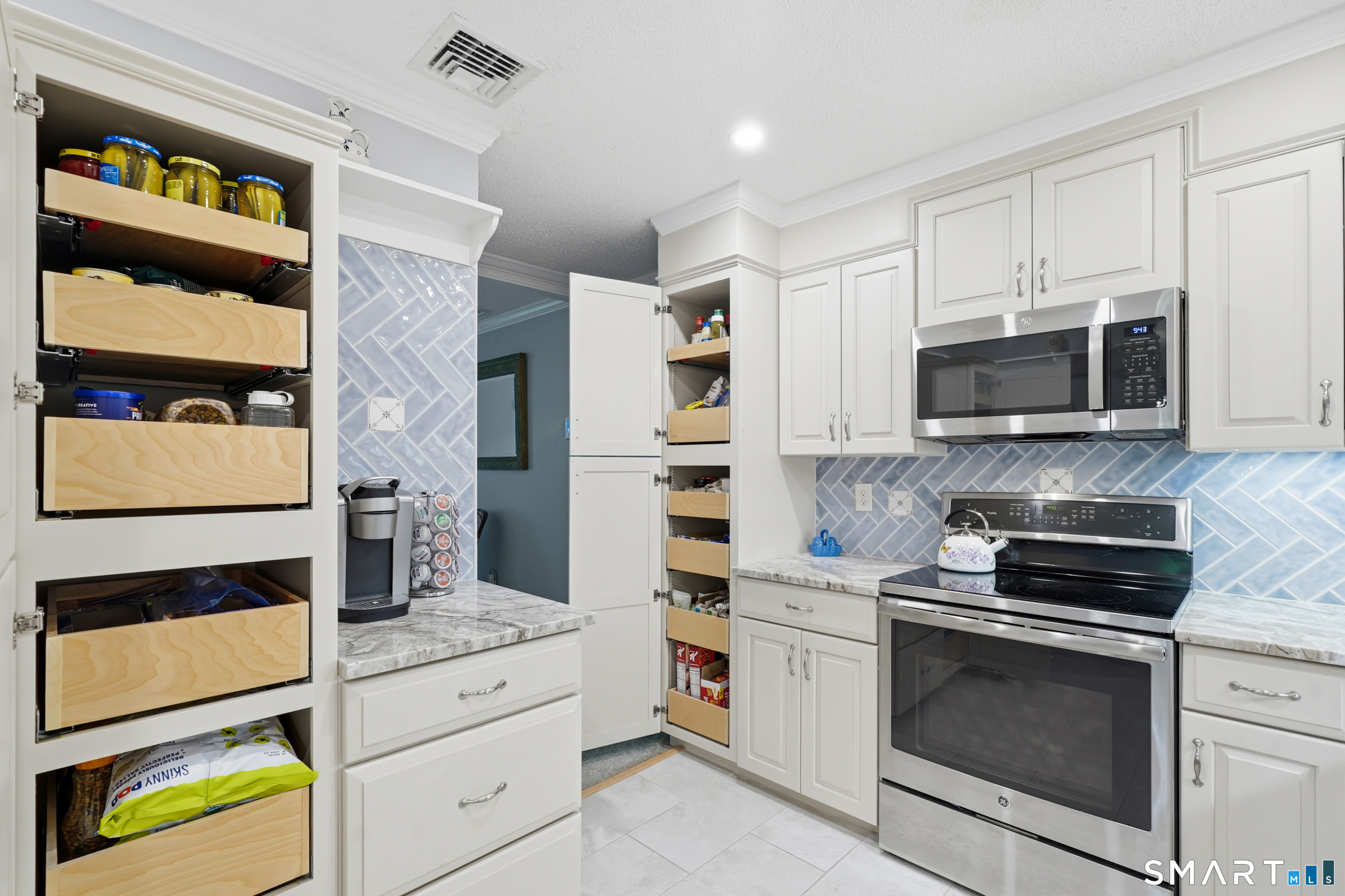 28 Meetinghouse Terrace New Milford CT 06776