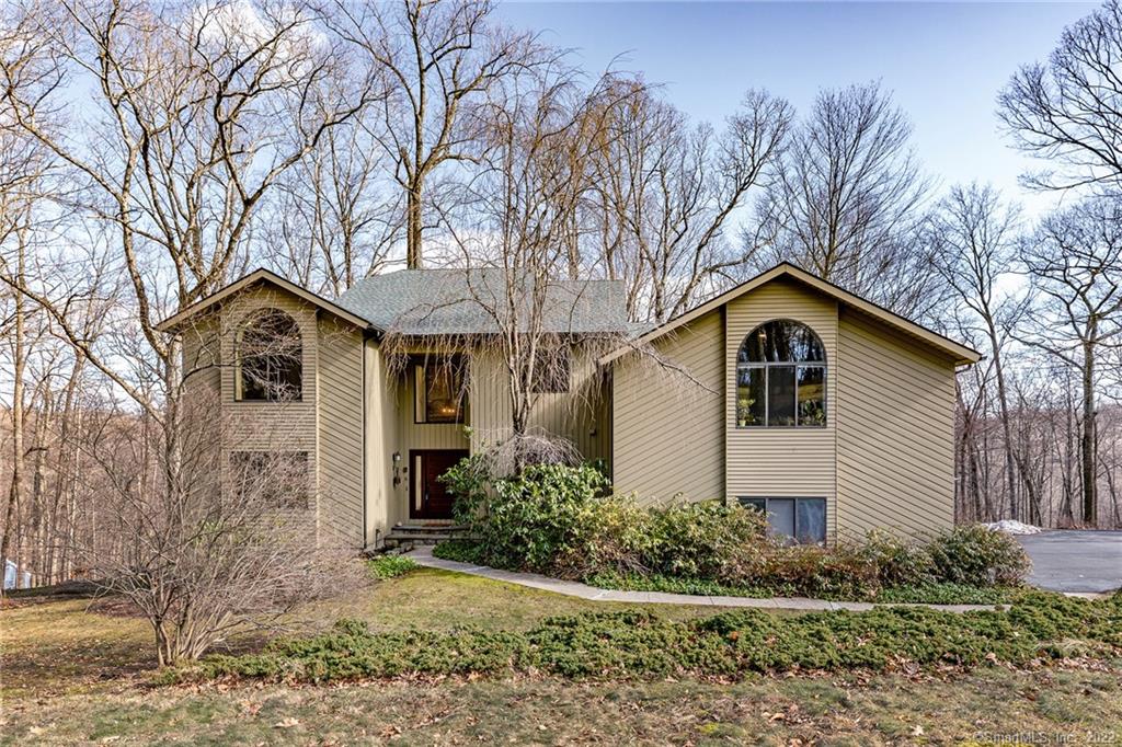 6 Fawn Crest Drive New Fairfield CT 06812