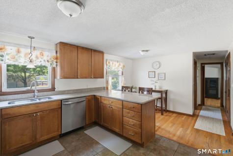 60 Simon Road Enfield CT 06082
