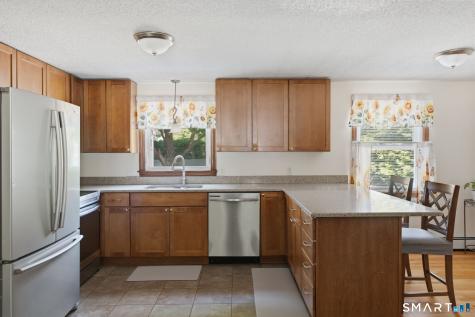 60 Simon Road Enfield CT 06082
