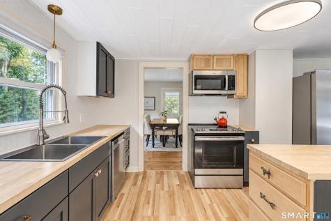 328 North Stonington Road Stonington CT 06378