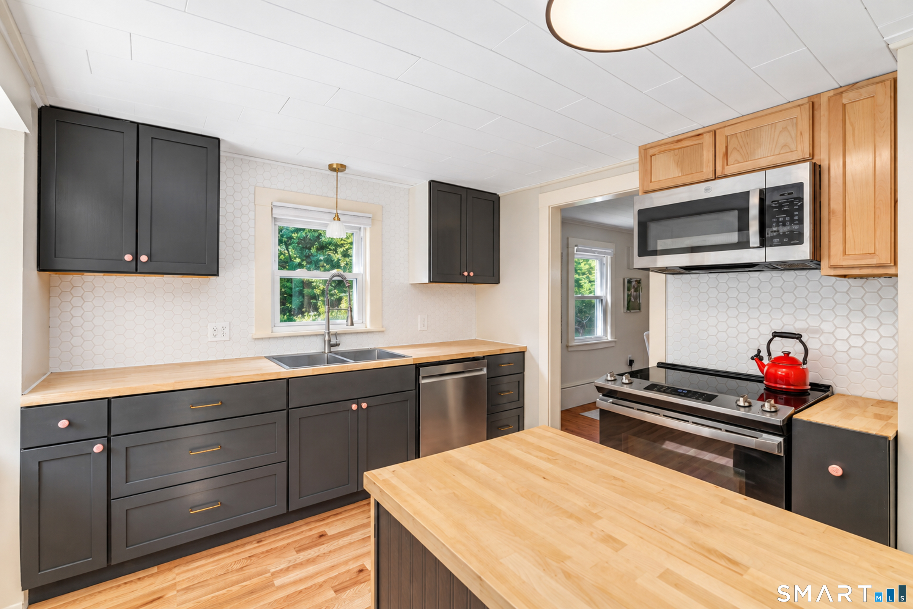 328 North Stonington Road Stonington CT 06378