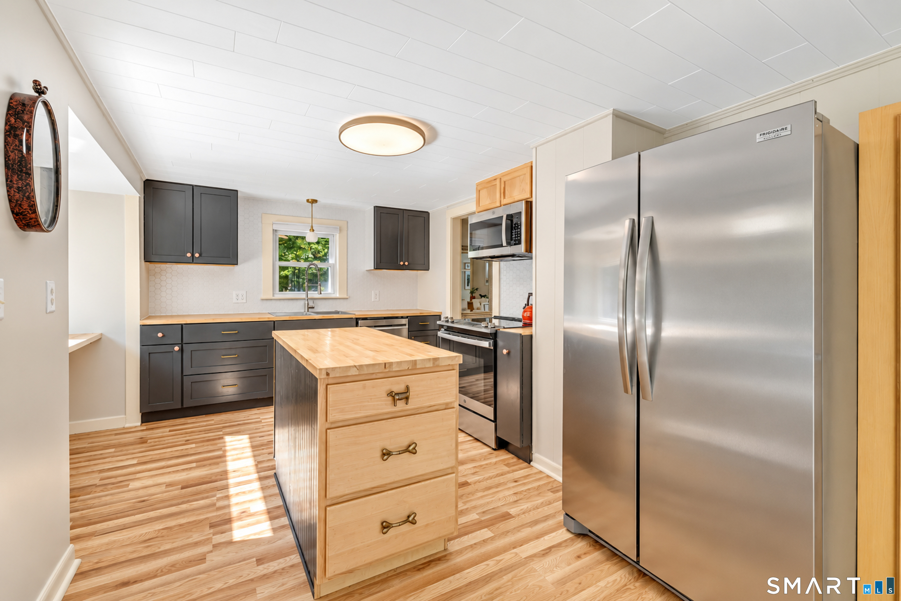 328 North Stonington Road Stonington CT 06378