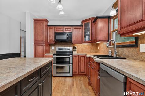 18 Rockridge Terrace Prospect CT 06712