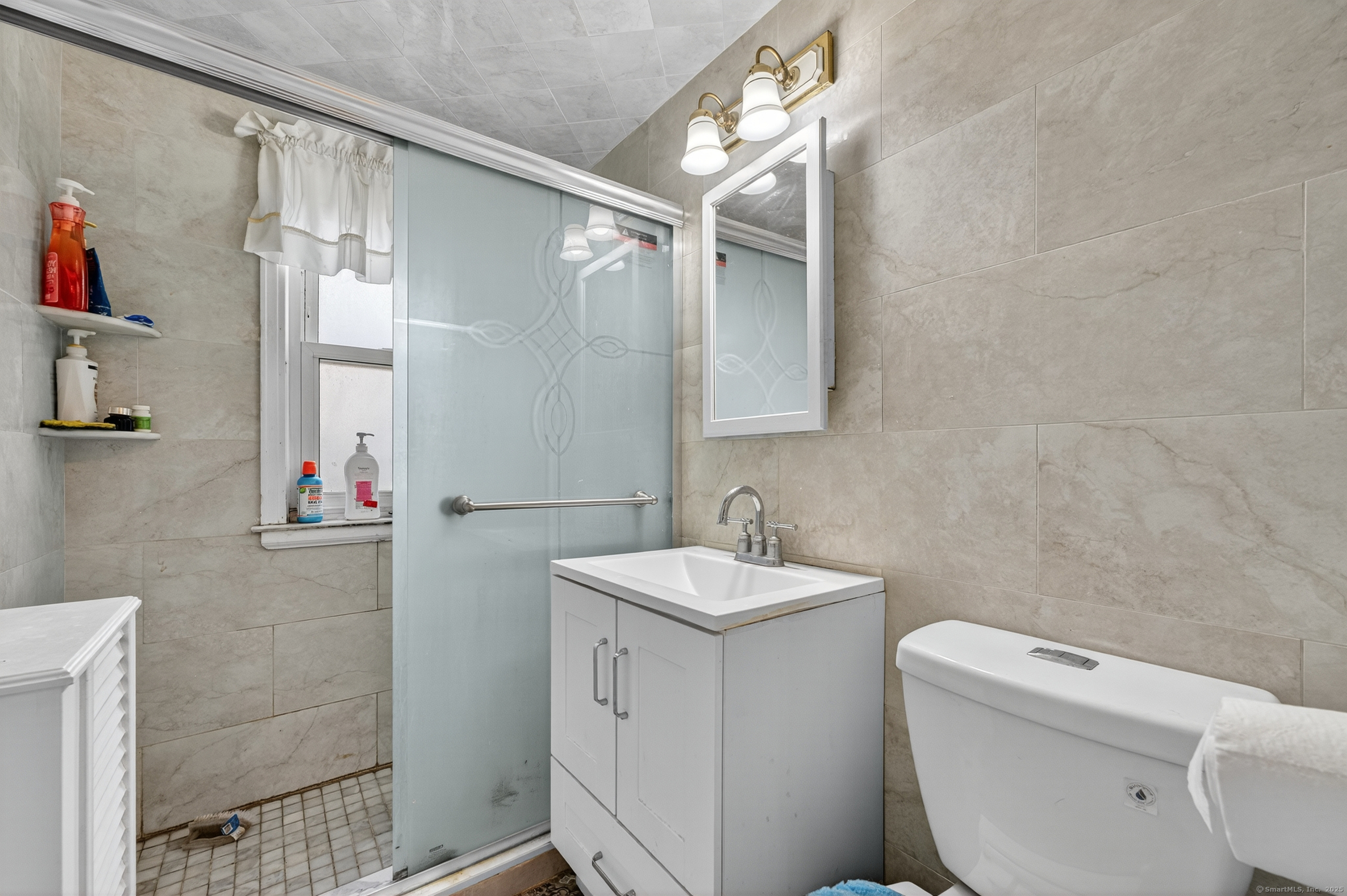 15 Saint John Street Manchester CT 06040