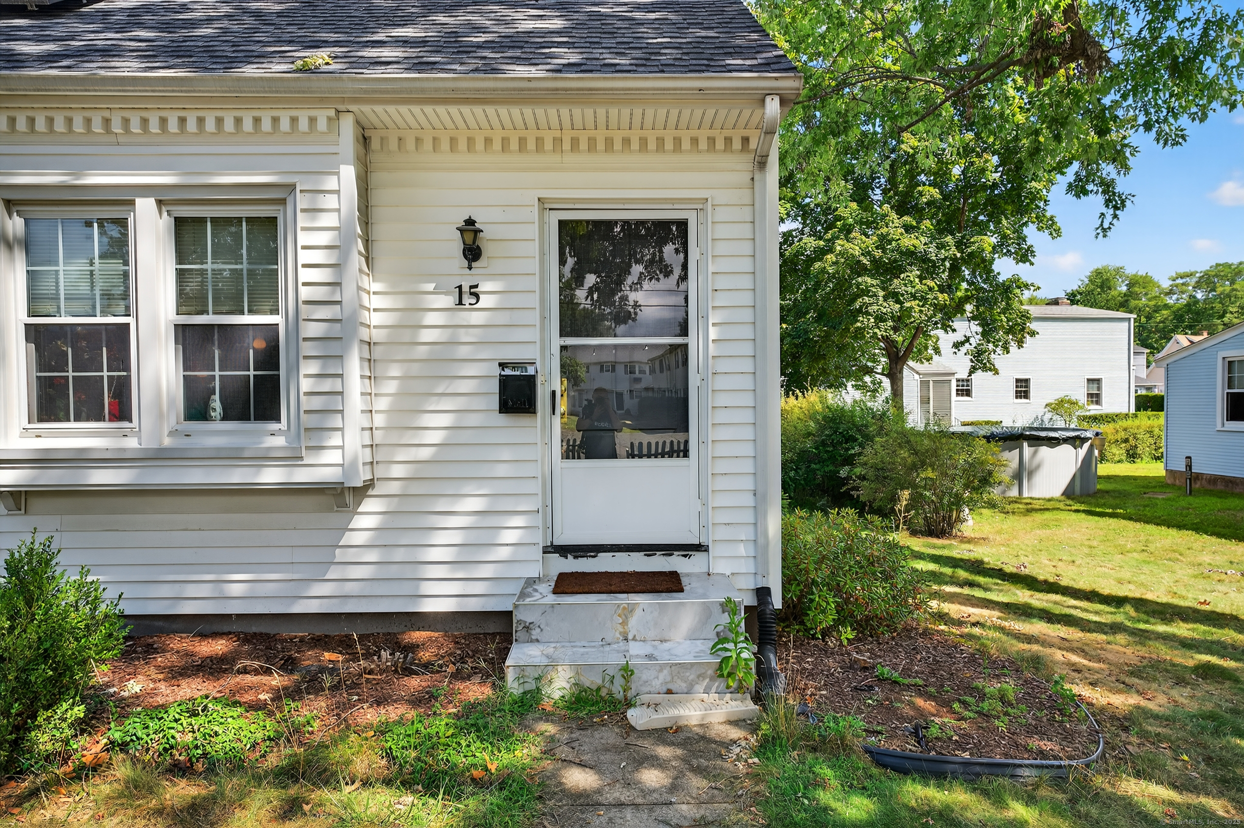 15 Saint John Street Manchester CT 06040