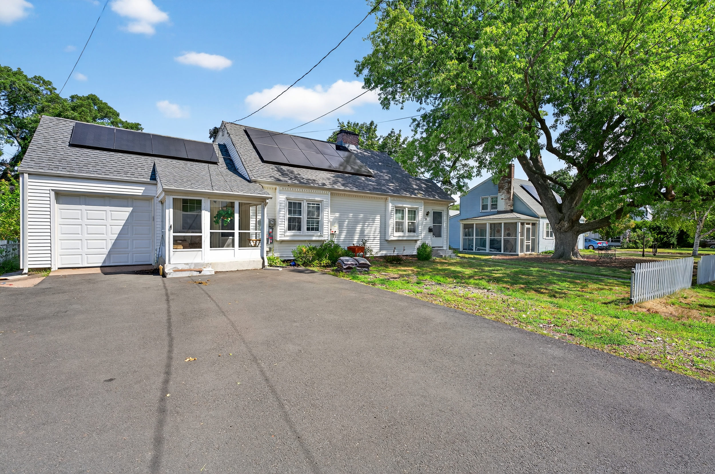 15 Saint John Street Manchester CT 06040