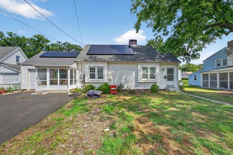 15 Saint John Street Manchester CT 06040