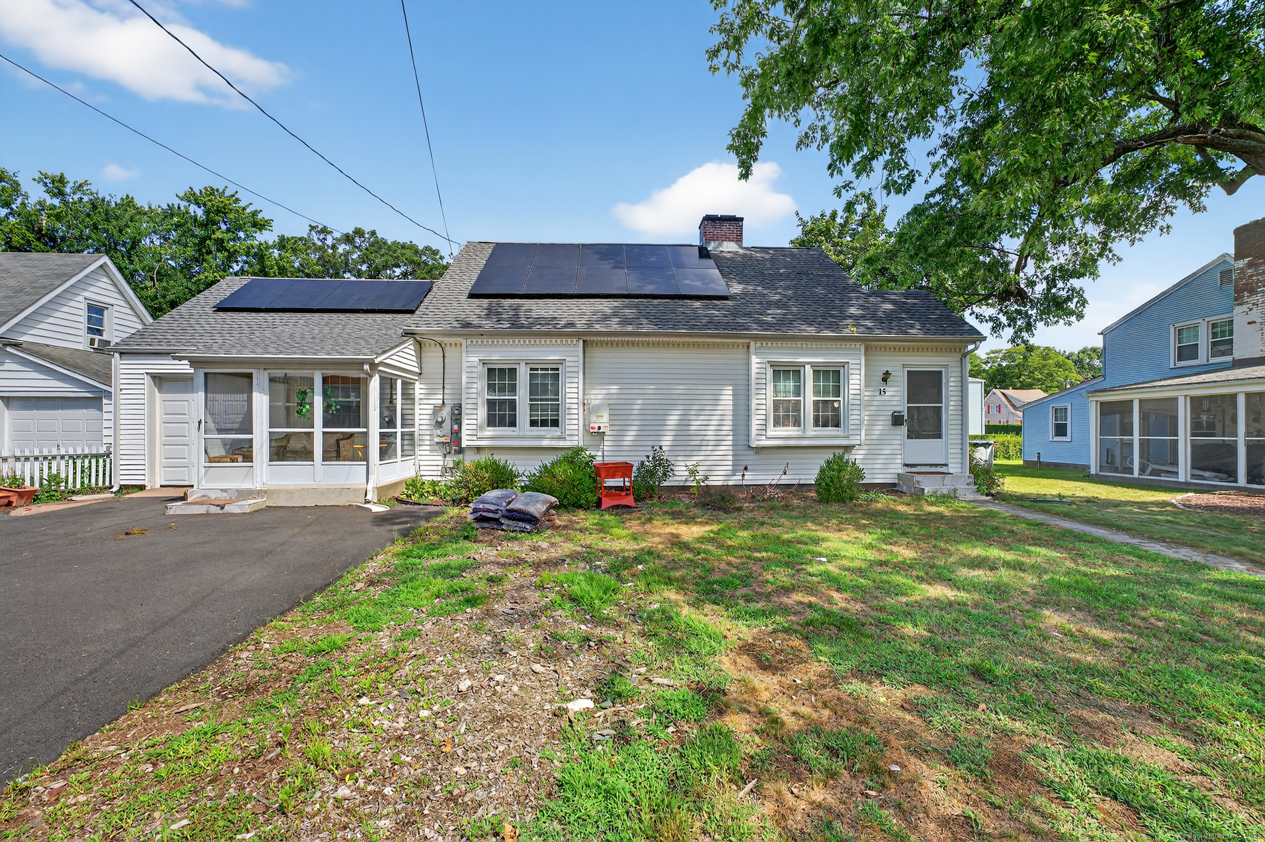 15 Saint John Street Manchester CT 06040