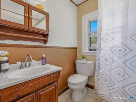 49 Cole Street New London CT 06320