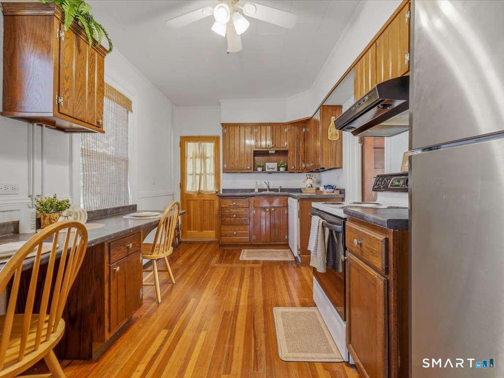49 Cole Street New London CT 06320