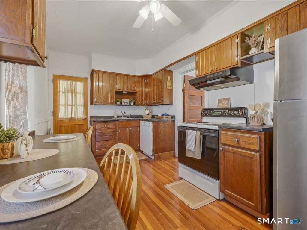49 Cole Street New London CT 06320