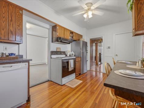 49 Cole Street New London CT 06320