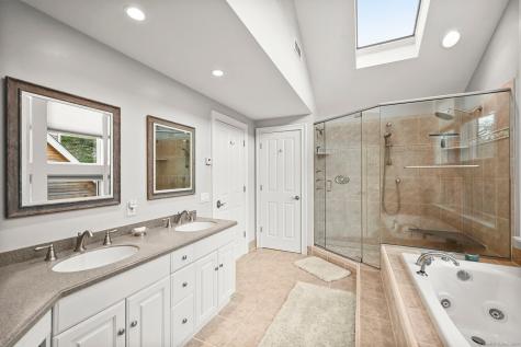 35 Knollcrest Road New Fairfield CT 06812