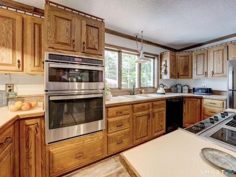 8 Fenton Bluffs Drive Willington CT 06279