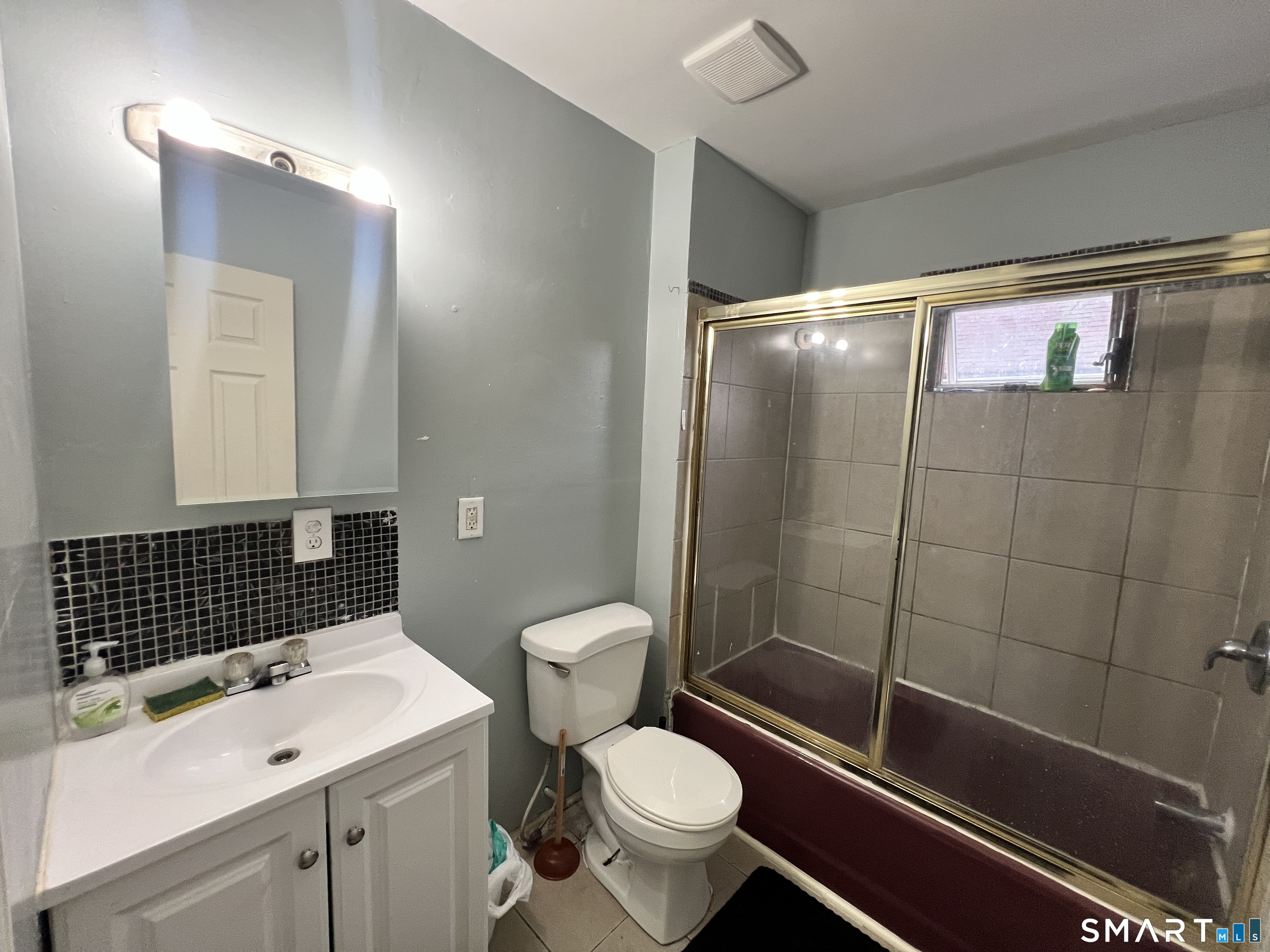 366 Dover Street Bridgeport CT 06610