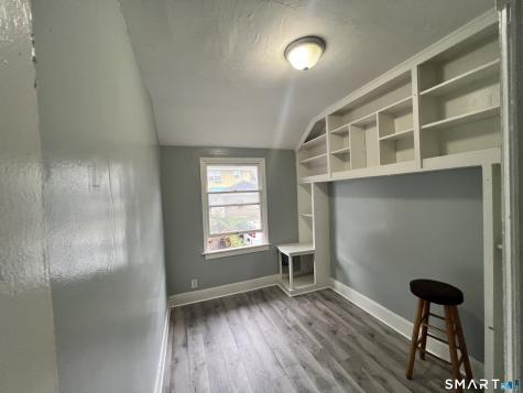 366 Dover Street Bridgeport CT 06610