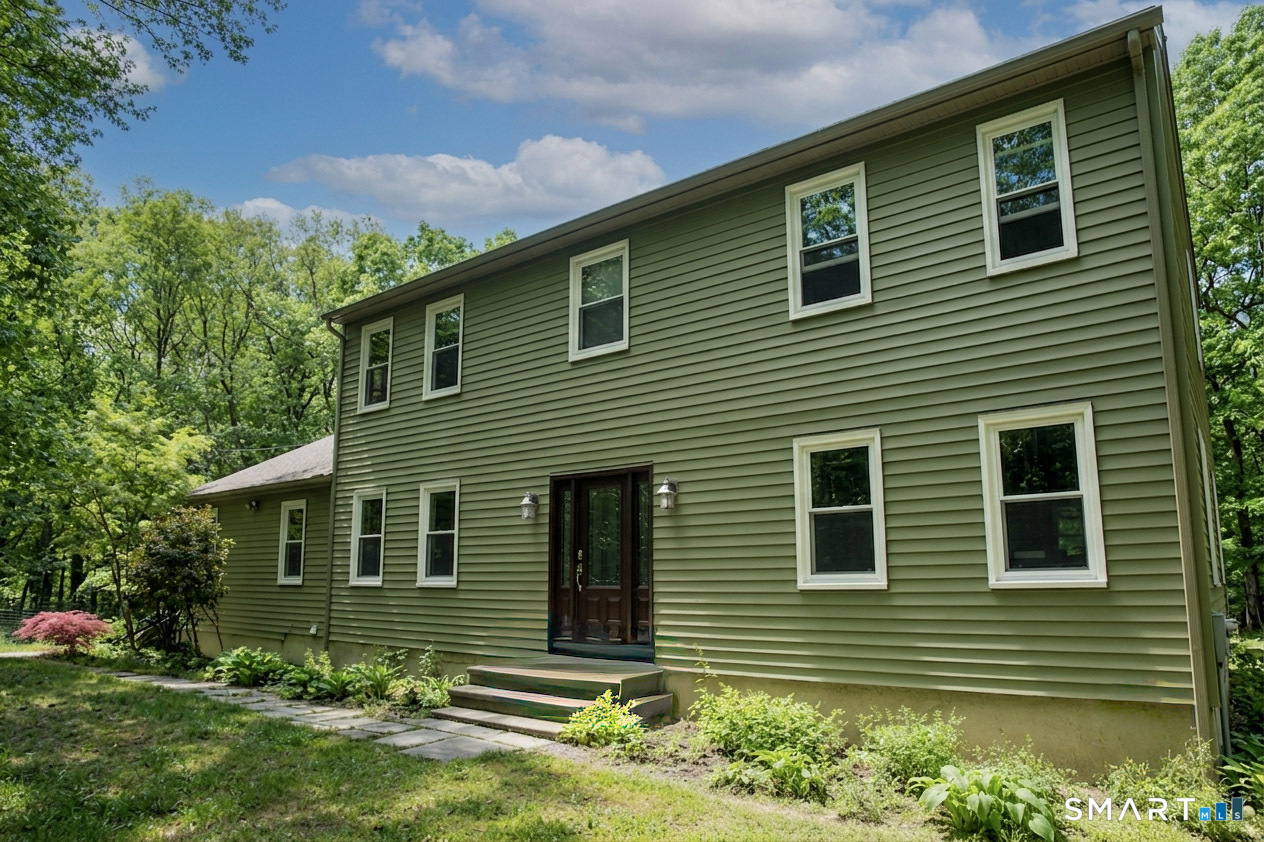 26 Mountain Laurel Lane Newtown CT 06482