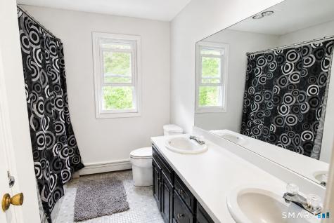 26 Mountain Laurel Lane Newtown CT 06482