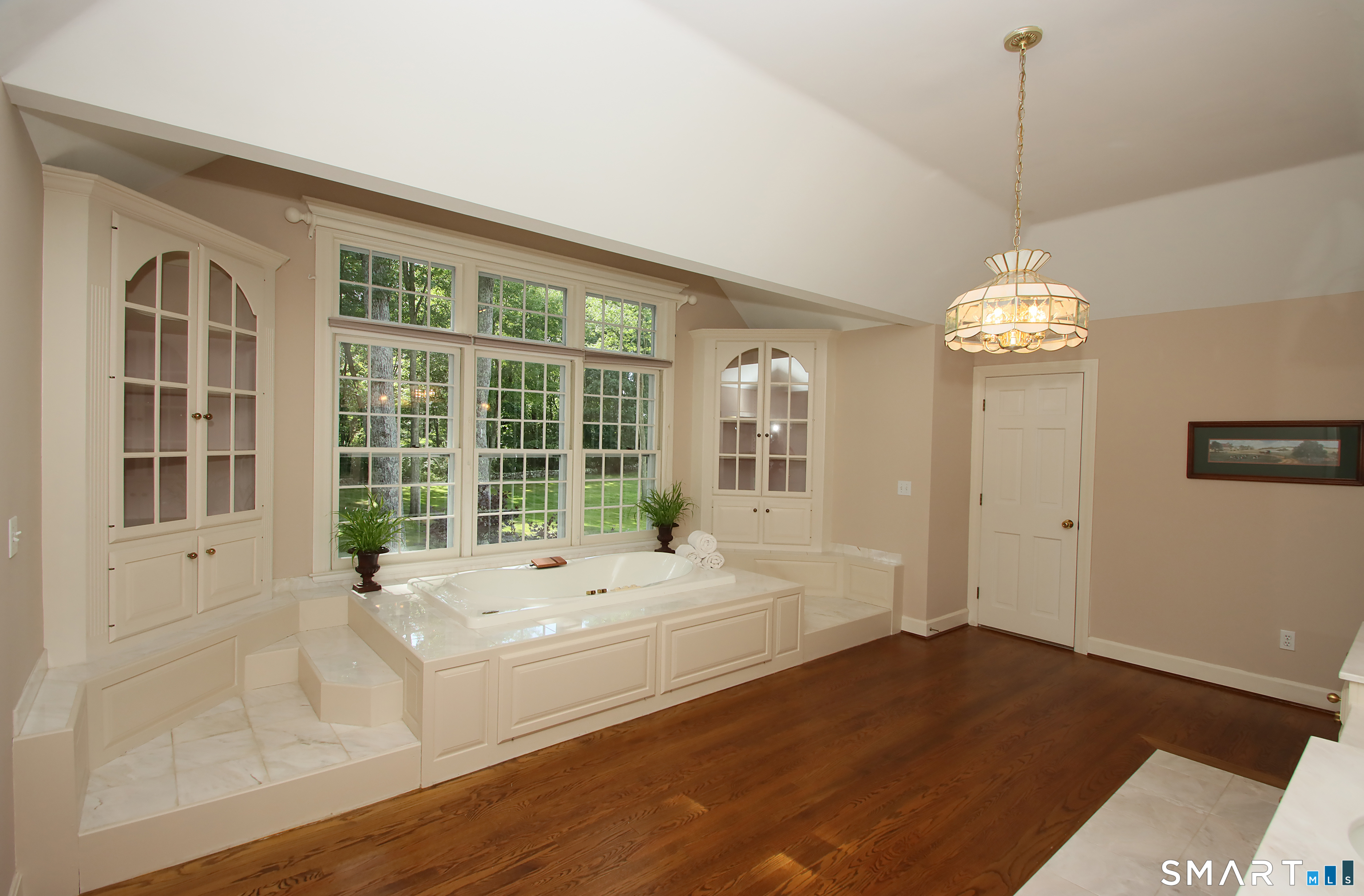 45 Longview Road Avon CT 06001