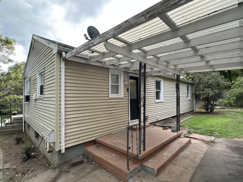 60 Fort Shantok Road Montville CT 06382