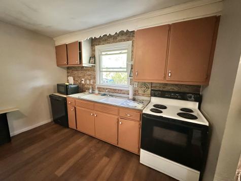 60 Fort Shantok Road Montville CT 06382