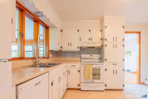 24 Karen Road Danbury CT 06811