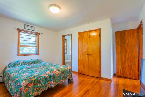 24 Karen Road Danbury CT 06811