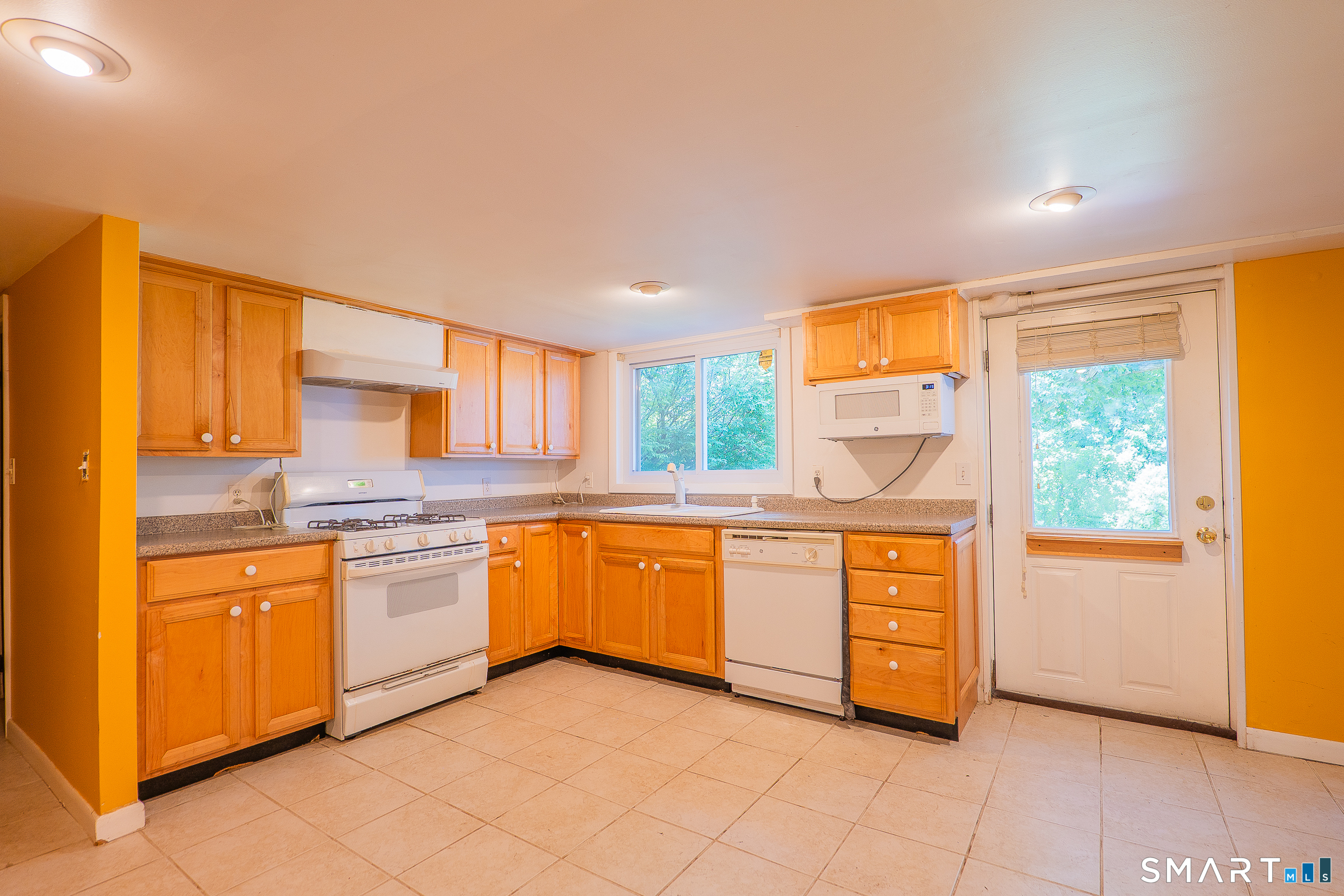 24 Karen Road Danbury CT 06811